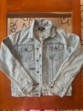 Forever 21 Light Wash Denim Jacket with 1989 Patch